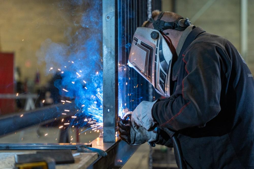 Pliage de tôle près de Dijon